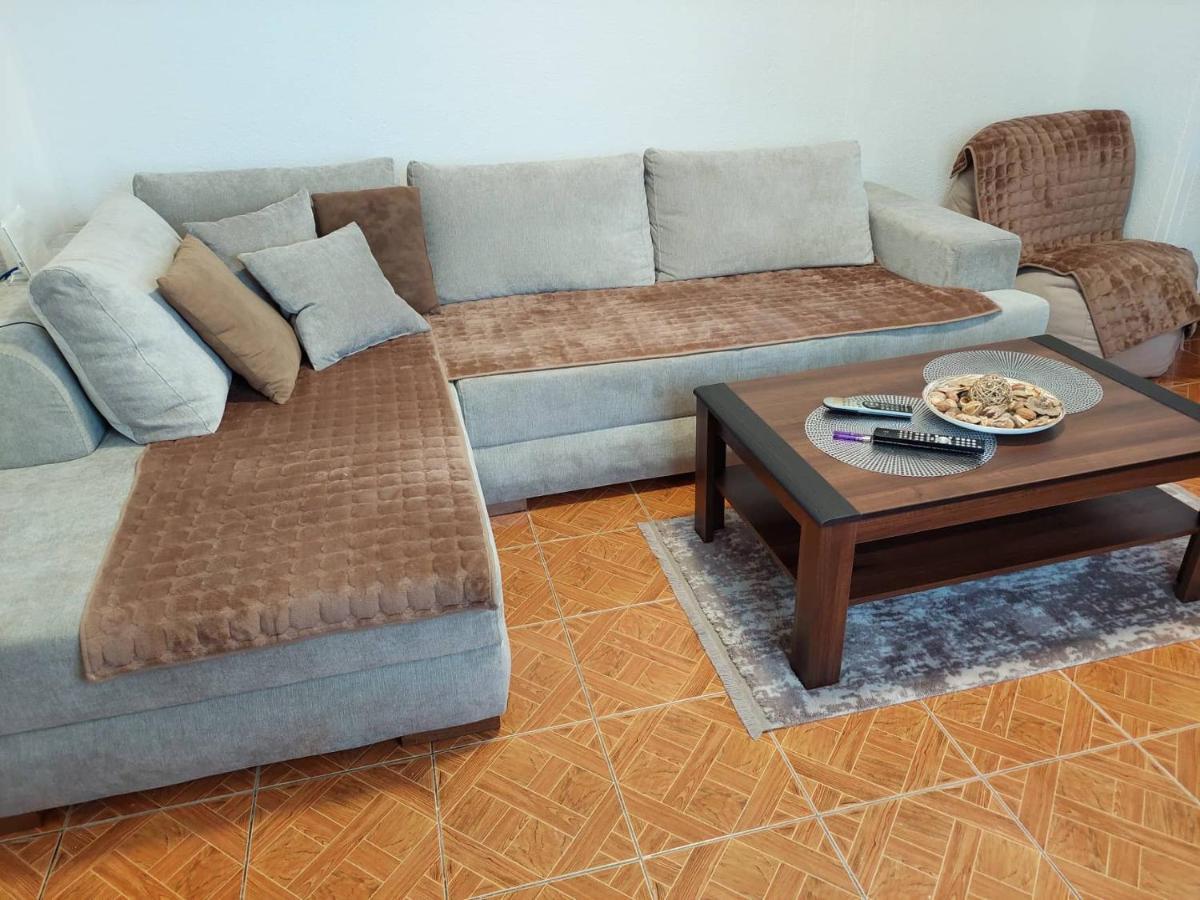 Apartmani Jovan Ulcinj Exterior photo